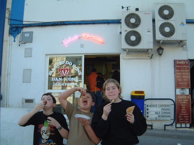gal/Newsletters/March_2004/Possibly the best ice cream shop ......jpg